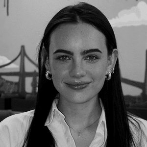 Laura Perez Headshot